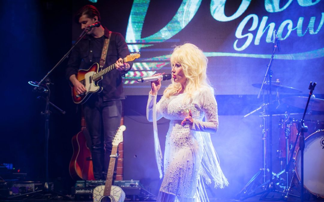DOLLY DOWN UNDER TOUR